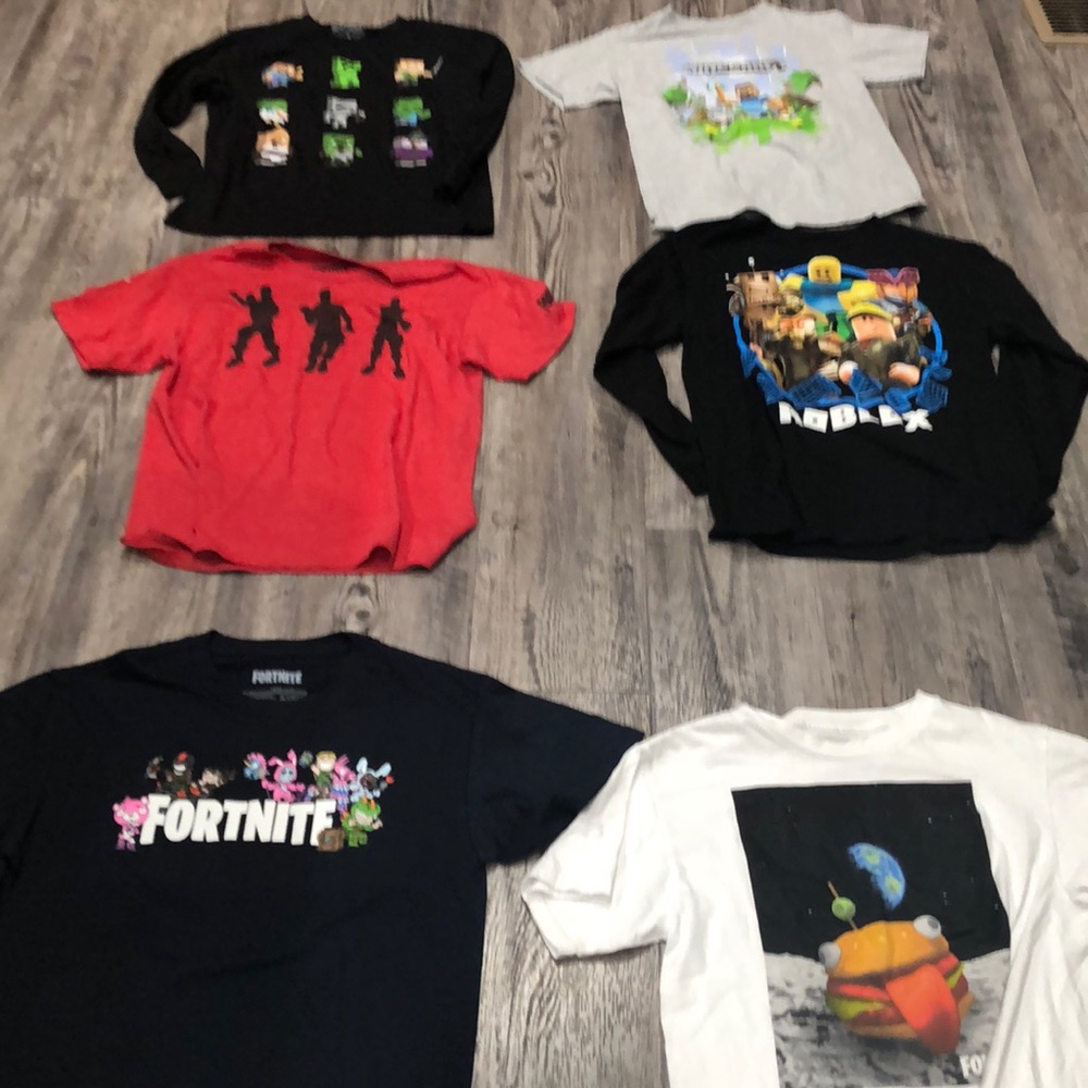 6 T shirts, size 14/16
